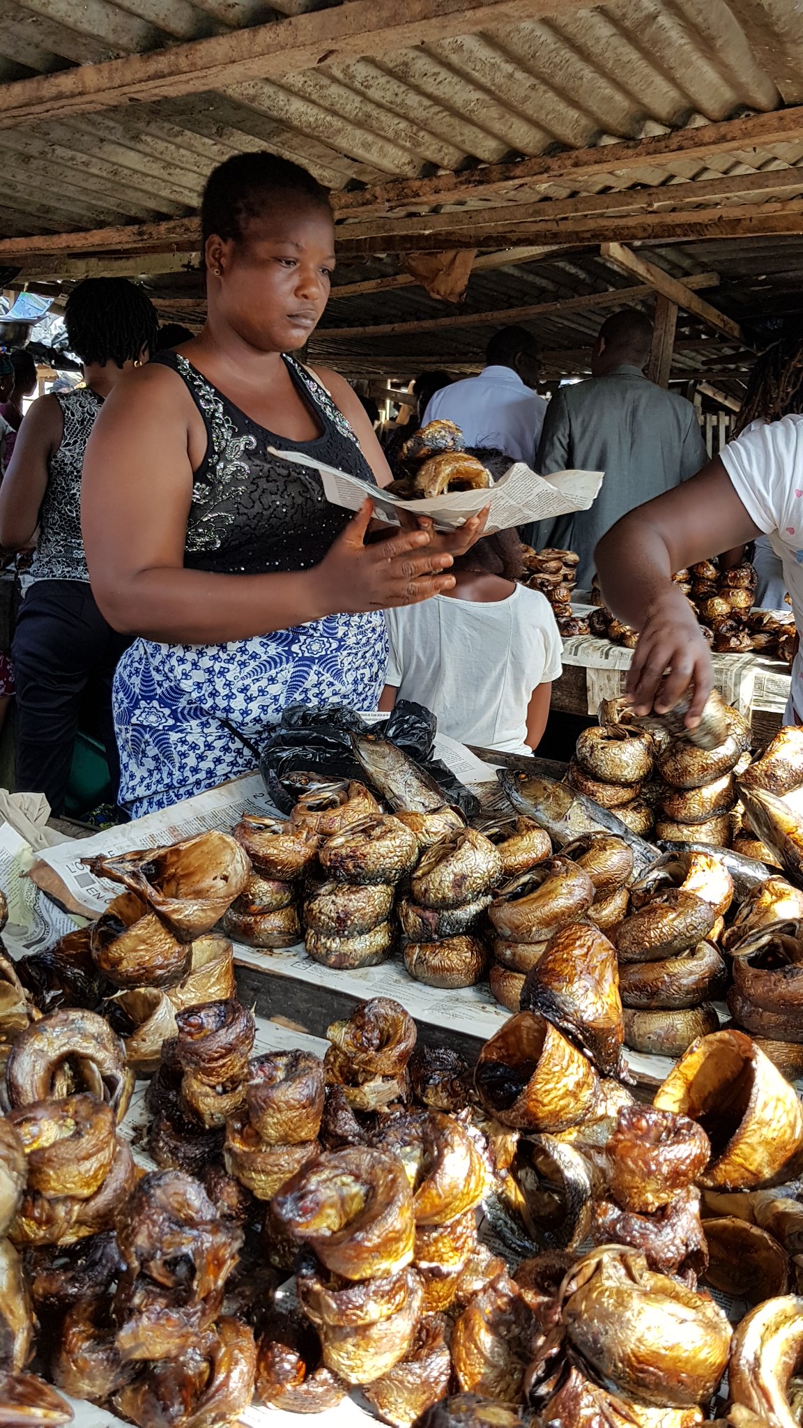 Improving the safety of smoked fish in Mali 